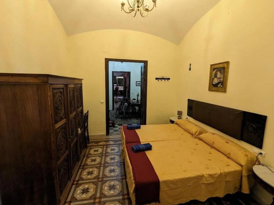 Apartamentos Jp Fregenal Fregenal de la Sierra Bagian luar foto